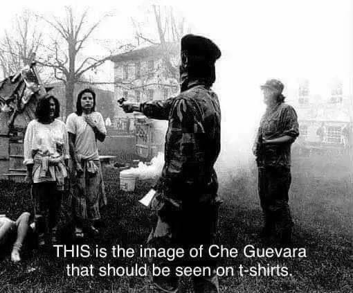 Read more about the article the new Che t-shirt